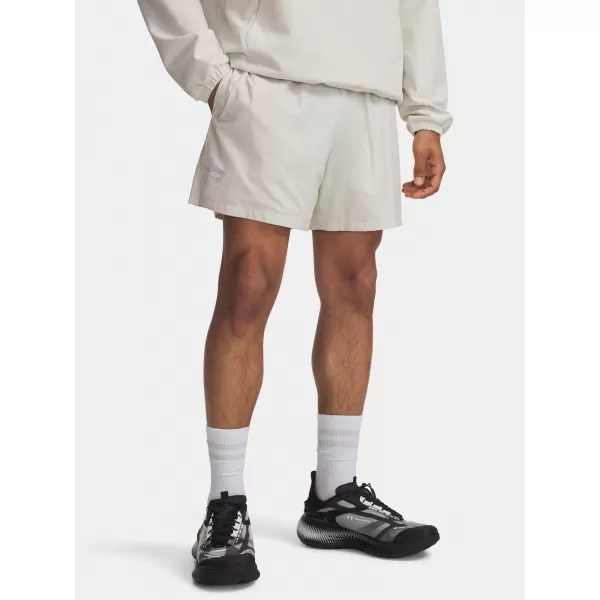  Pantaloni scurți pentru bărbați UNDER ARMOUR UA ICON VOLLEY SHORT 1377191-110 ALB 
