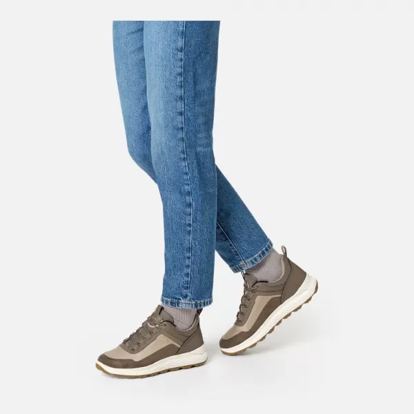  Adidași de damă GEOX SPHERICA 4X4 B ABX G009467 BEJ 