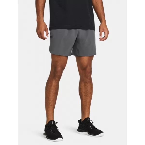  Pantaloni scurți pentru bărbați UNDER ARMOUR UA PEAK WOVEN SHORTS 1376782-025 GRI 
