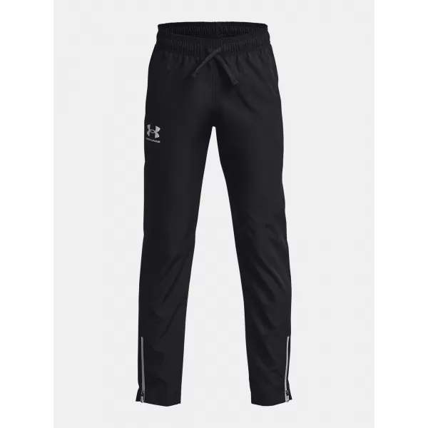 Pantaloni pentru băieți UNDER ARMOUR UA SPORTSTYLE WOVEN PANTS 1370184-001 NEGRU 