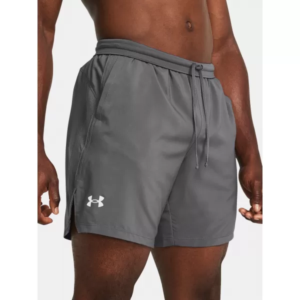  Pantaloni scurți pentru bărbați UNDER ARMOUR UA LAUNCH 7'' SHORTS 1382620-025 GRI 