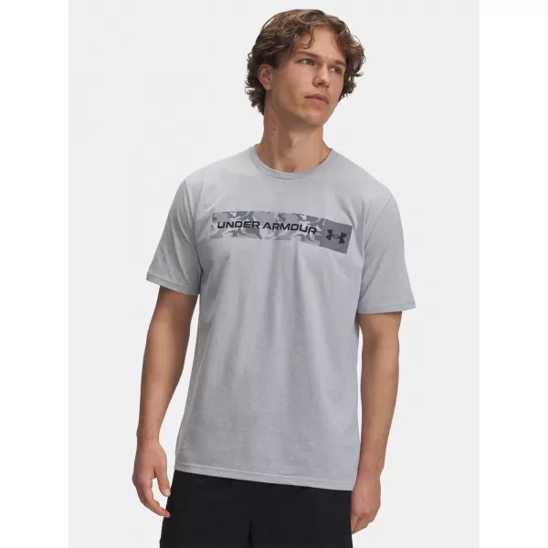  Tricou pentru bărbați UNDER ARMOUR UA CAMO CHEST STRIPE SS 1376830-011 GRI 