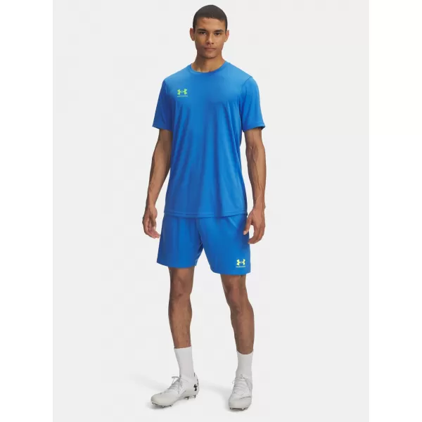  Pantaloni scurți pentru bărbați UNDER ARMOUR UA M CHALLENGER TRAIN SHORT 1379507-402 ALBASTRU 