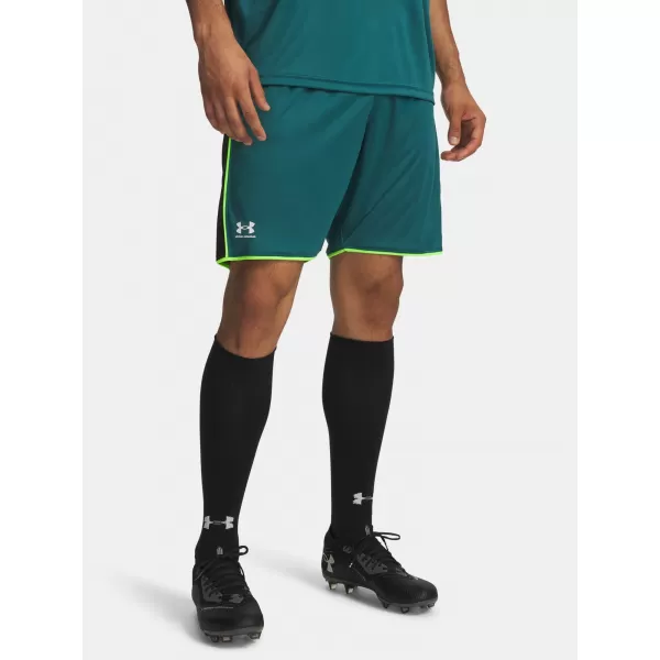  Pantaloni scurți pentru bărbați UNDER ARMOUR 6009896-338 VERDE 
