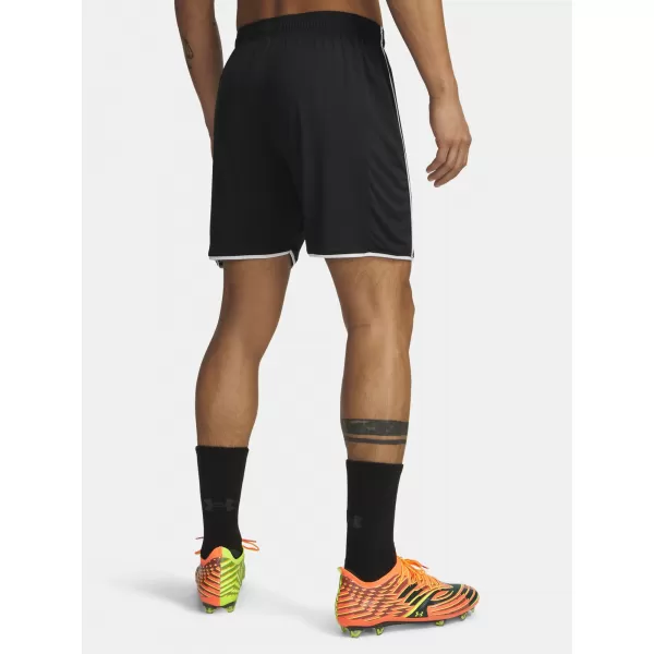  Pantaloni scurți pentru bărbați UNDER ARMOUR M CHALLENGER TRAIN SHORT 6009896-001 NEGRU 