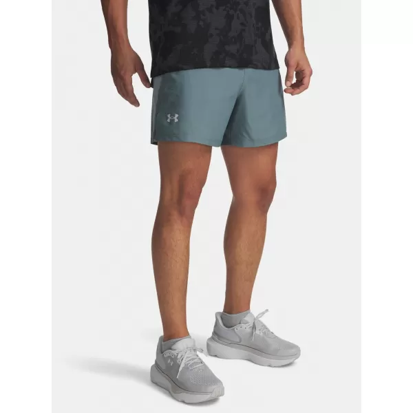  Pantaloni scurți pentru bărbați UNDER ARMOUR UA LAUNCH 5'' SHORTS 1382617-587 ALBASTRU 