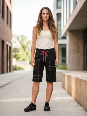 Pantaloni scurți de damă SAM 73 WS 726 NEGRU