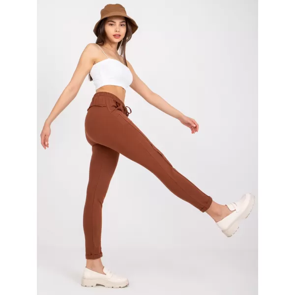  Pantaloni de trening pentru femei BASIC FEEL GOOD RV-DR-3589.07X MARO ÎNCHIS 