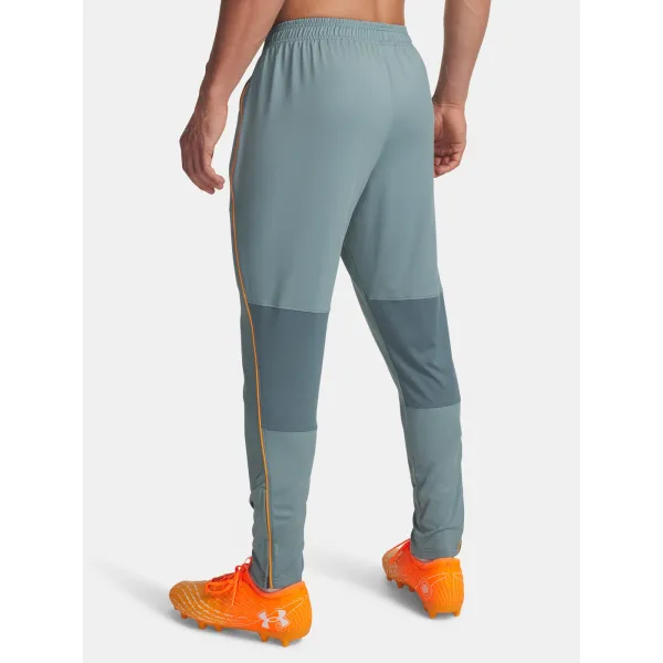  Pantaloni sport pentru bărbați UNDER ARMOUR UA M CHALLENGER TRAINING PN 6004044-323 VERDE 