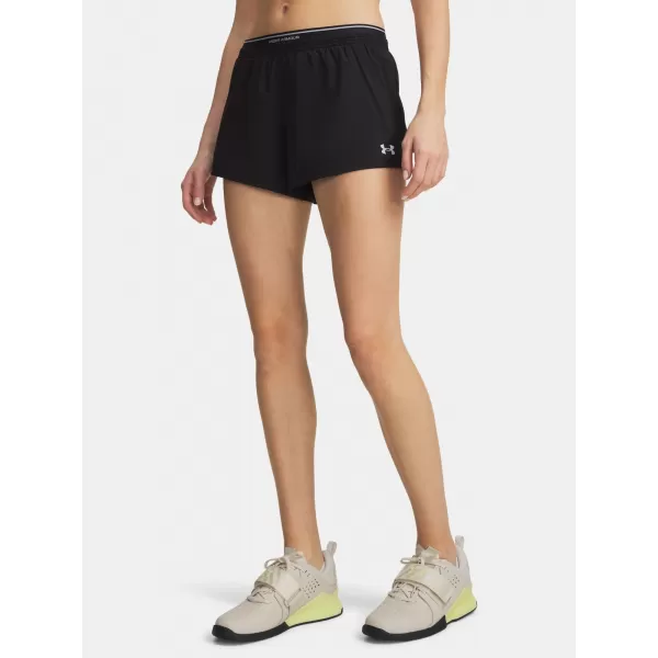  Pantaloni scurți de damă UNDER ARMOUR VANISH WOVEN 3IN SHORTS 6009965-008 NEGRU 