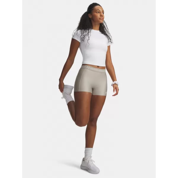  Pantaloni scurți de damă UNDER ARMOUR HEATGEAR SHORTY 6010725-203 MARO 