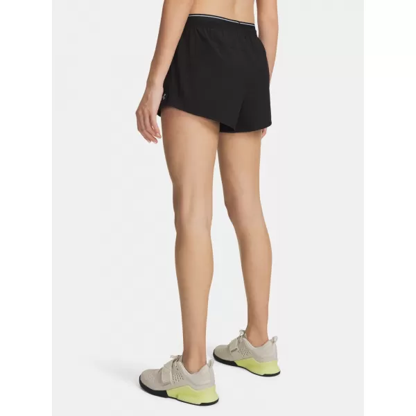  Pantaloni scurți de damă UNDER ARMOUR VANISH WOVEN 3IN SHORTS 6009965-008 NEGRU 