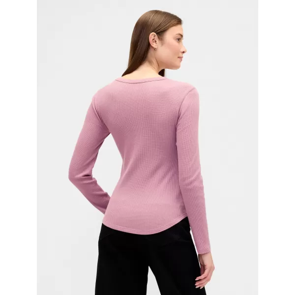  Tricou pentru femei GAP WAFFLE LOGSLEEVE TEE 843331-01 ORHIDEEA ÎNTUNECATĂ 