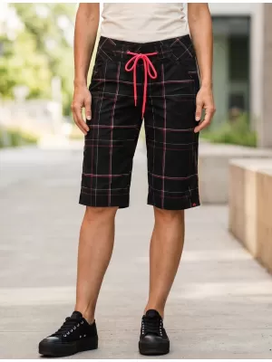 Pantaloni scurți de damă SAM 73 WS 726 NEGRU