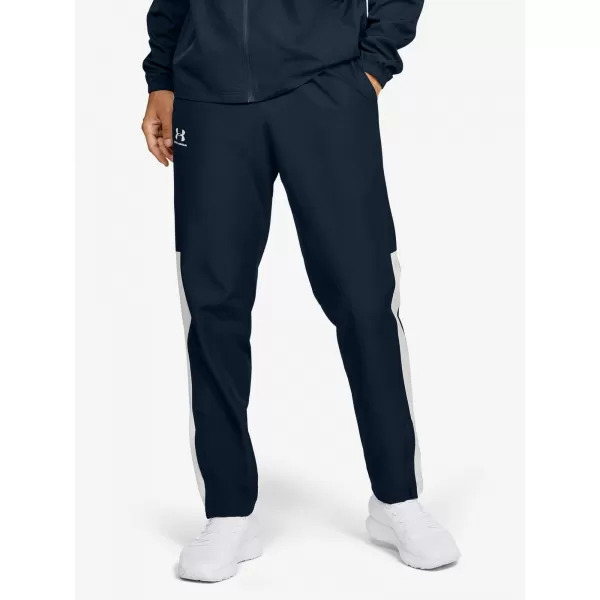  Pantaloni de trening pentru bărbați UNDER ARMOUR VITAL WOVEN PANTS 1352031-408 ALBASTRU 