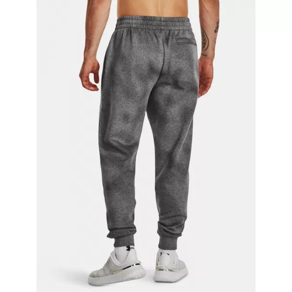  Pantaloni de trening pentru bărbați UNDER ARMOUR UA RIVAL FLEECE PRINTED JGRS 1379777-025 GRI 