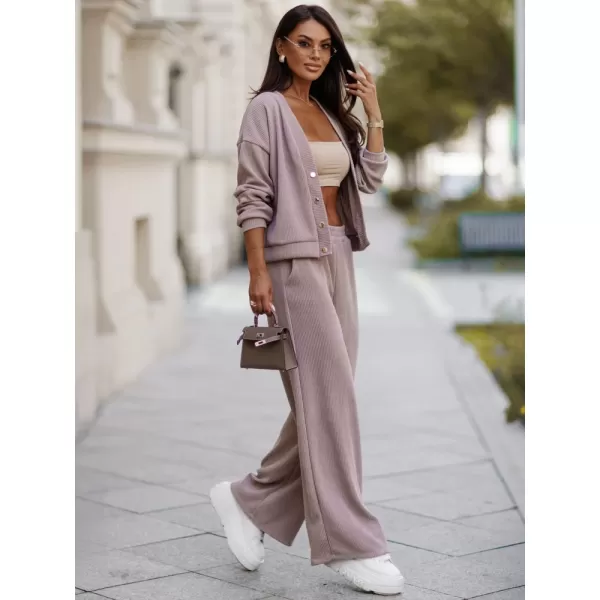  Set pentru femei DSTREET AY1231 BEJ 