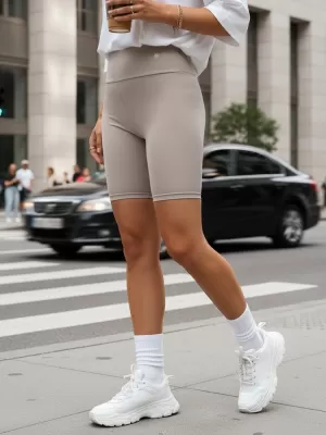 Pantaloni scurți de damă DSTREET SY0569 GRI DESCHIS