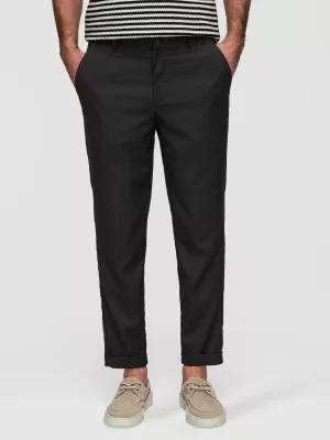 Pantaloni chino pentru bărbați OMBRE P1525 NEGRU