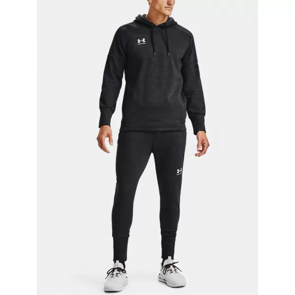  Hanorac pentru bărbați UNDER ARMOUR ACCELERATE OFF-PITCH HOODIE 1356763-001 NEGRU 