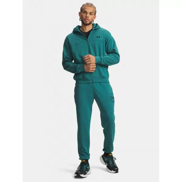  Pantaloni de trening pentru bărbați UNDER ARMOUR RIVAL LW GRAPHIC JOGGER 6014688-338 VERDE 
