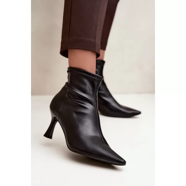  Botine de dama BOTO 7107 NEGRU LUCIOS 