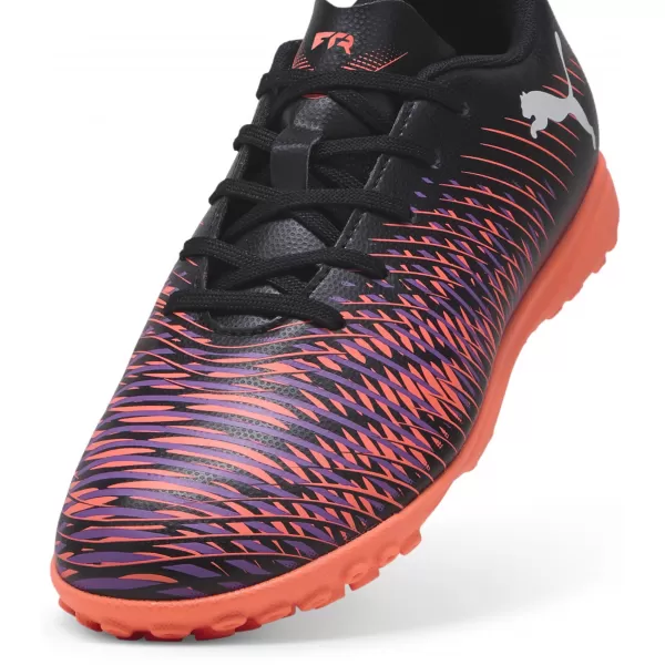  Gazon pentru copii PUMA FUTURE 8 PLAY TT JR 108396-01 NEGRU/ALB/ROȘU STRĂLUCITOR 