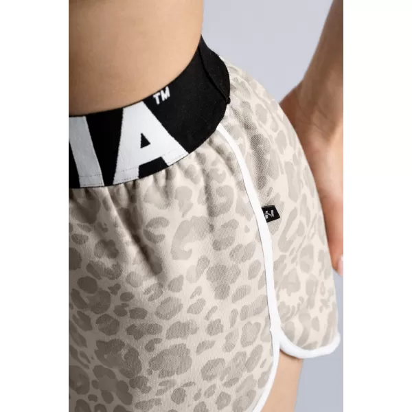  Pantaloni scurți de antrenament cu imprimeu leopard NEBBIA PRIMAL 855 LEOPARD CREM 