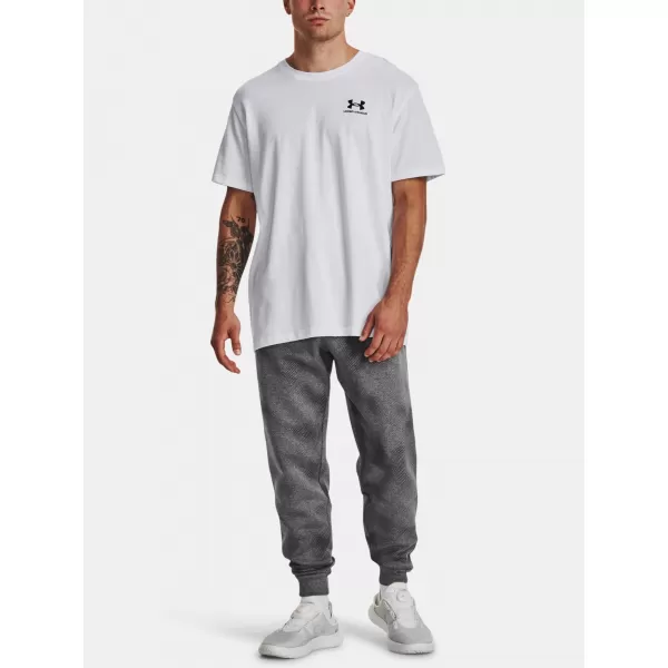  Pantaloni de trening pentru bărbați UNDER ARMOUR UA RIVAL FLEECE PRINTED JGRS 1379777-025 GRI 