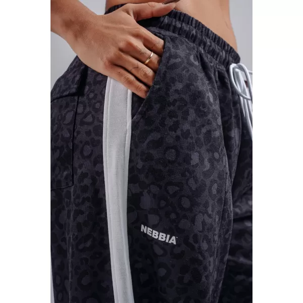  Pantaloni de trening largi cu imprimeu leopard NEBBIA PRIMAL 865 LEOPARD NEGRU 