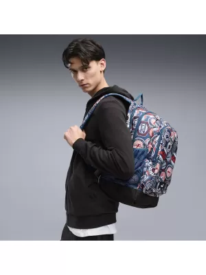 Rucsac PUMA ACADEMY AOP BACKPACK 09115027 BENZINĂ LA MIEZUL NOPȚII/PENTRU TOT TIMPUL ROȘU/ECUSOANE DE ALERGARE AOP