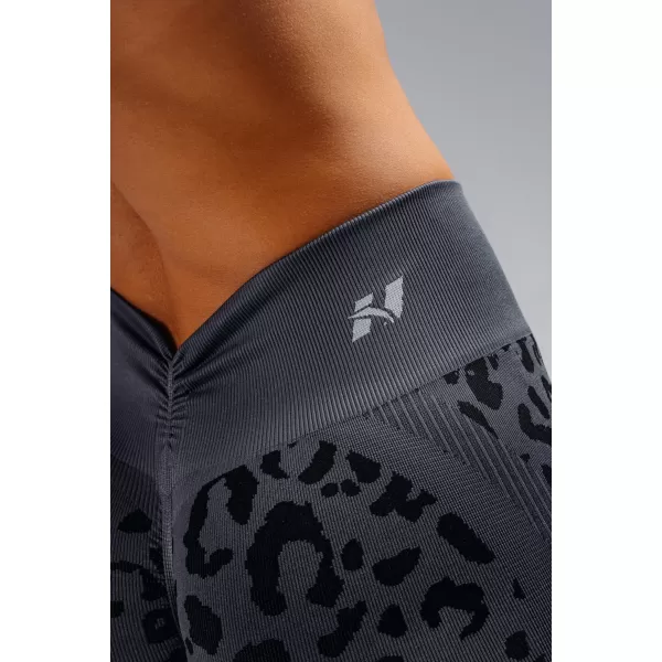  Pantaloni scurți de compresie push-up cu imprimeu leopard NEBBIA PRIMAL 856 LEOPARD NEGRU 