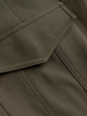 Pantaloni pentru bărbați OMBRE P1515 VERDE MĂSLINIU ÎNCHIS