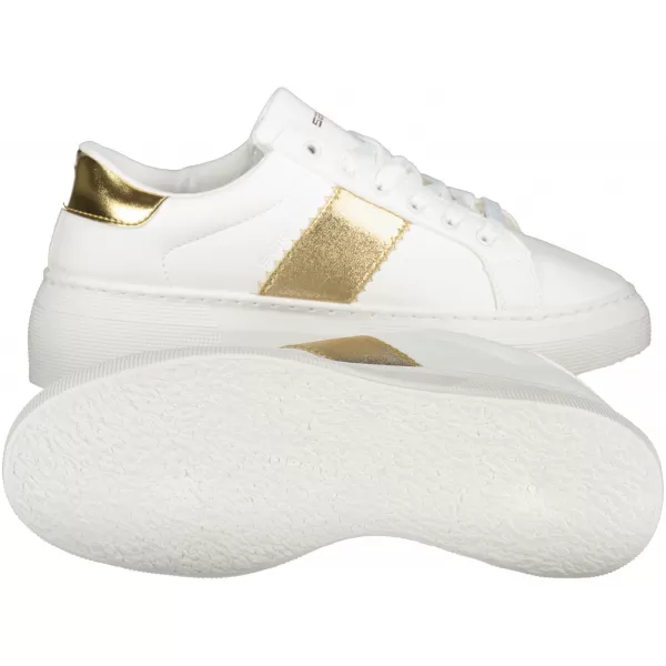  Adidași SAM 73 PRITI WF 68 DE AUR 