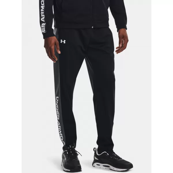  Pantaloni de trening pentru bărbați UNDER ARMOUR BRAWLER PANT 1366213-001 NEGRU 