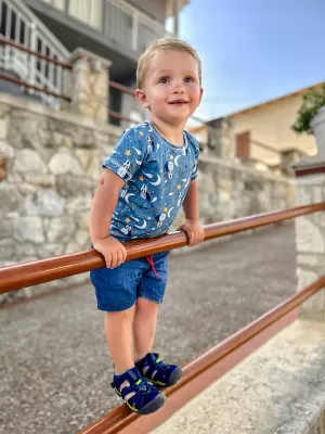 Short -sleeved t -thirt WAMU MEDVÍDCI NA MĚSÍCI ALBASTRU