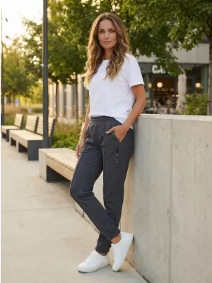 Pantaloni de trening pentru femei SAM 73 EDWINA WK 799 NEGRU