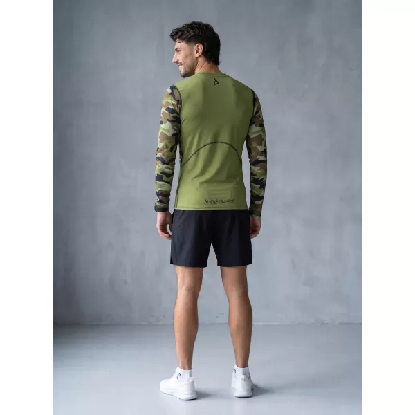  Compresia funcțională a bărbaților T -thirt premium ALTISPORT VOJ/ALM038TR03 GREEN/KAKI 