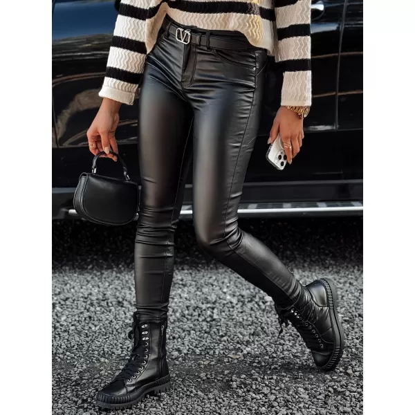  Pantalonii pentru doamne DSTREET GLOSSTEP UY2194 NEGRU 