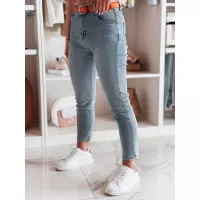 Albastru