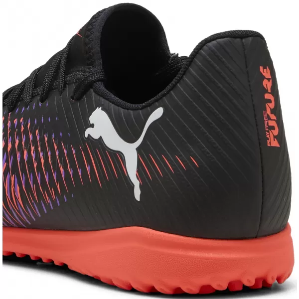  Cizme PUMA FUTURE 8 PLAY TT 108378_01 NEGRU/ALB/ROȘU STRĂLUCITOR 