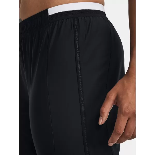  Pantaloni sport de damă UNDER ARMOUR WS CHALLENGER PRO PANT 1380509-001 NEGRU 