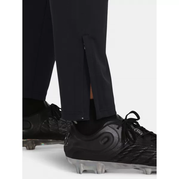  Pantaloni sport pentru bărbați UNDER ARMOUR MS CH. PIQUE PANT 1382602-001 NEGRU 