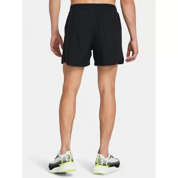  Pantaloni scurți pentru bărbați UNDER ARMOUR LAUNCH 5'' SHORTS 1382617-001 NEGRU 