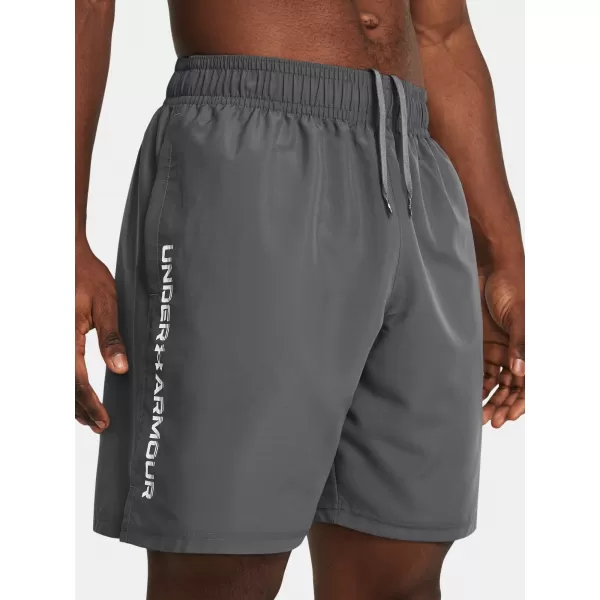  Pantaloni scurți pentru bărbați UNDER ARMOUR WOVEN WDMK SHORTS 1383356-025 GRI 