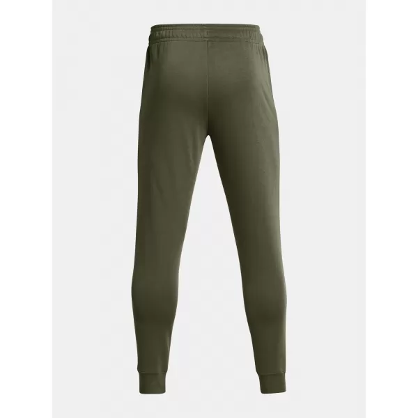  Pantaloni de trening pentru bărbați UNDER ARMOUR RIVAL TERRY JOGGER 1380843-390 VERDE 