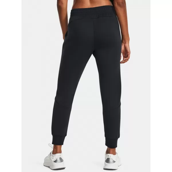  Pantaloni de trening pentru femei UNDER ARMOUR UNSTOPPABLE FLC JOGGER 1379846-001 NEGRU 