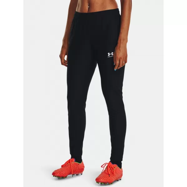  Pantaloni sport de damă UNDER ARMOUR WS CH. PIQUE PANT 1379599-001 NEGRU 