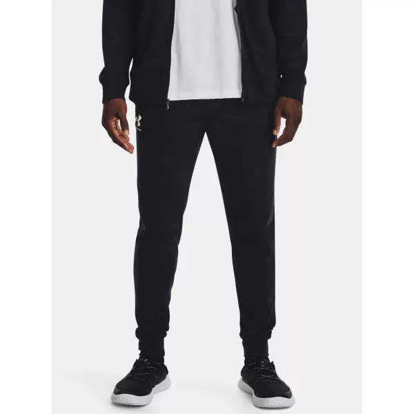  Pantaloni de trening pentru bărbați UNDER ARMOUR RIVAL TERRY JOGGER 1380843-001 NEGRU 