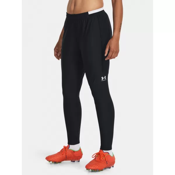  Pantaloni sport de damă UNDER ARMOUR WS CHALLENGER PRO PANT 1380509-001 NEGRU 